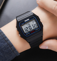 Montres SKMEI 2042 Ultra-Mince G-Shock Classique Digitale pour Hommes Carrée Rétro Montre-Bracelet Électronique Digitale