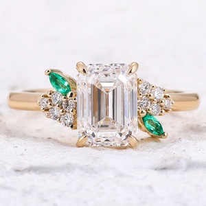 Bague de fiançailles et de mariage en or massif 10 carats certifiée IGI, luxe sur mesure, diamant de laboratoire taille radiant, design unique, bijou de promesse - Product Image 1