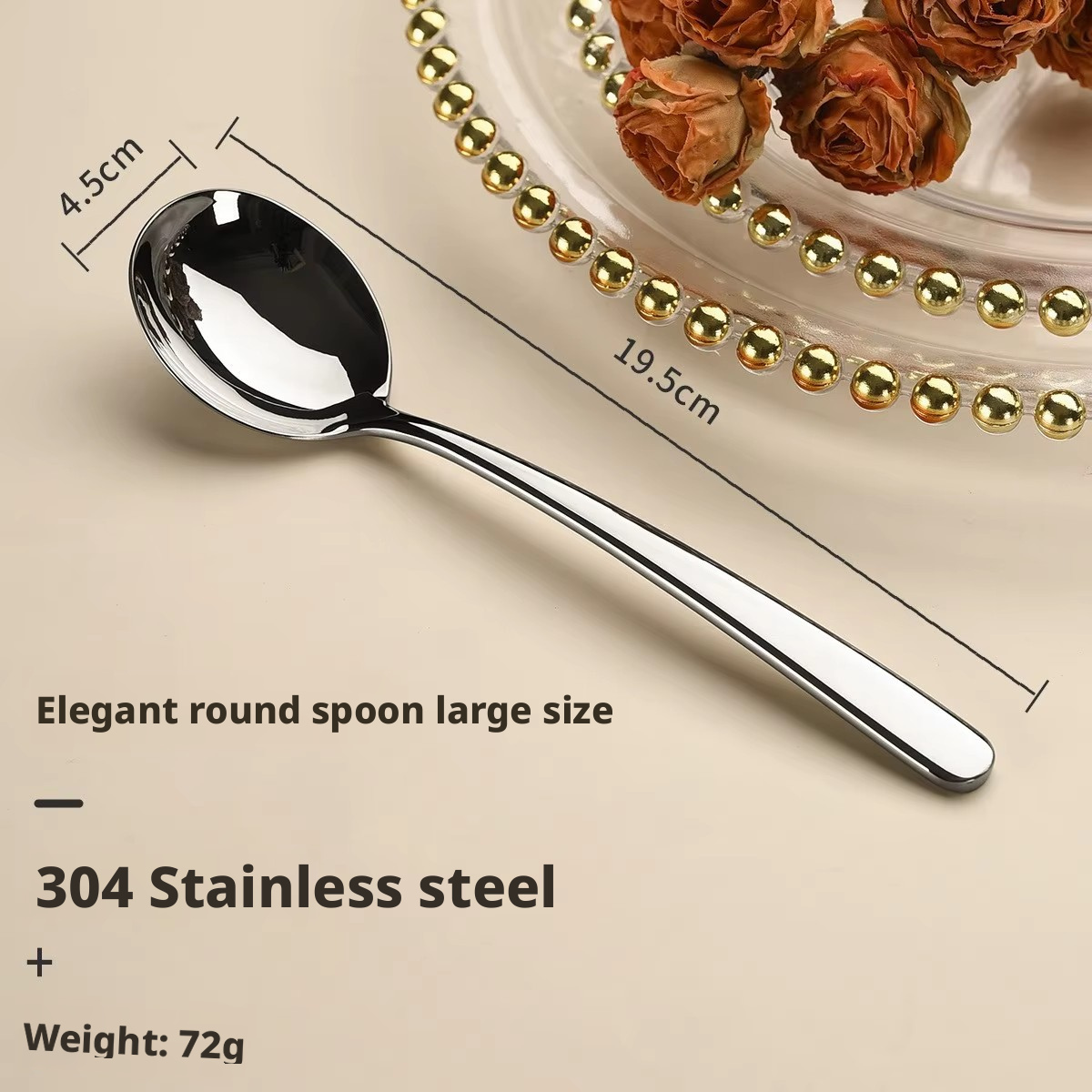 Cuchara grande plateada con mango brillante.