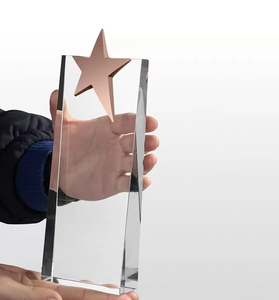 Custom Logo Engrave Golden Sliver Bronze Crystal Glass Trophy With Metal Star Glass Star Trophy Awards for Souvenir
