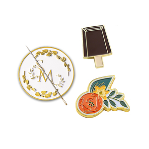 Aiguille personnalisée personnalisée Minder magnétique dessin animé crème glacée émail broches aiguille gardien avec aimant dos - Product Image 5