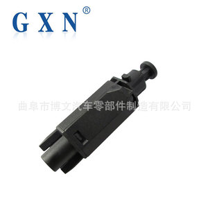 สวิตช์ไฟเบรก Gxn 322945515 สำหรับรถยนต์ Volkswagen Santana Seat Toretto อะไหล่รถยนต์ใหม่ - Product Image 1