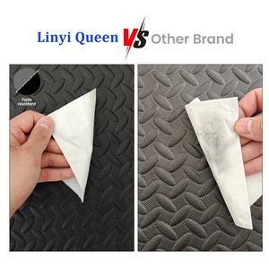 แผ่นรองพื้นยิมแบบพกพา LINYIQUEEN ทำจากโฟม EVA สีดำความหนาแน่นสูง กันลื่น พับได้ กันน้ำ ขนาด 60x60 ซม. ทำความสะอาดง่าย - Product Image 3