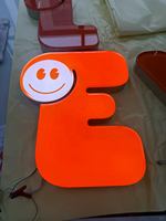 Letras de Neón con Efecto Gelatina, Letreros Luminosos Personalizados, Letreros Acrílicos para Publicidad, Letreros Comerciales, Letreros Metálicos 3D para Pared