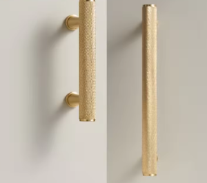 Tirador de puerta de armario de muebles de estilo moderno moleteado de latón pequeño americano de lujo para tocador y baño dormitorio - Product Image 5