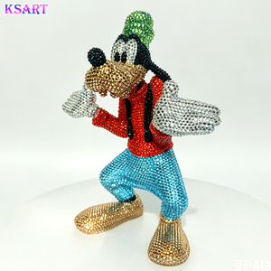 Nouvelle Décoration Artistique Tendance : Statue Goofy en Résine Ornée de Strass, Sculpture Artisanale Diamantée, Collection Décorative - Product Image 1