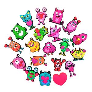 Venta al por mayor 2023 Nuevo diseño Lindo Día de San Valentín Tema Alto Grado Goma Zueco Encanto - Product Image 2