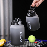 Bouteille d'eau sport grande capacité dépolie dégradée, anti-fuite, avec couvercle à ouverture rapide, poignée de transport portable, pour activités de plein air, fitness et camping
