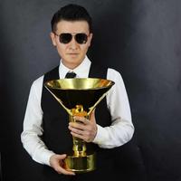 Trofeo de Fútbol Personalizado en Oro, Copa de Campeón Estilo Italiano, Diseño de Embudo, Base de Metal Pulido, Premio Deportivo para Ganadores
