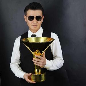 Trofeo de Fútbol Personalizado en Oro, Copa de Campeón Estilo <span class=keywords><strong>Italiano</strong></span>, Diseño de Embudo, Base de Metal Pulido, Premio Deportivo para Ganadores - Product Image 4