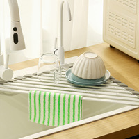 Égouttoir pliant pour évier de cuisine, type sur pied, à un seul niveau, moderne, triangulaire, en aluminium et silicone, pour le rangement et l'égouttage des vaisselles