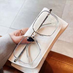 Gafas de Computadora Cuadradas de Aleación Vintage 2022, Negras con Lentes Transparentes, Doble Puente, Anti Luz Azul, para Mujer - Product Image 3