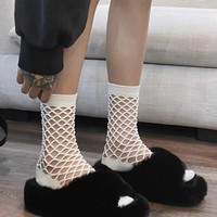 Chaussettes ras du cou en résille audacieuses pour femmes, motif ajouré audacieux, légères, respirantes, décontractées, tendance, multicolores, chaussettes de mode