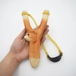 New Design Kids Animal Wooden Slingshot Kid's Animal Slingshot Carved Painted Bamboo Wooden Sling Shot Toys