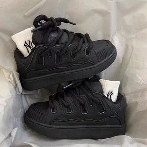 Patineta 2026 Negra, Deportiva, Casual, Impermeable, Transpirable, Antideslizante, Resistente al Desgaste, Diseño Personalizado, Todo en Uno, para Uso Diario - Product Image 4