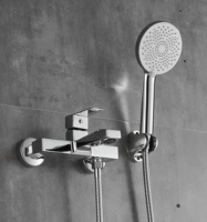 Robinet de bain thermostatique monocommande eau chaude/froide avec compteur, corps en laiton, fixation murale, finition chromée, garantie 1 an
