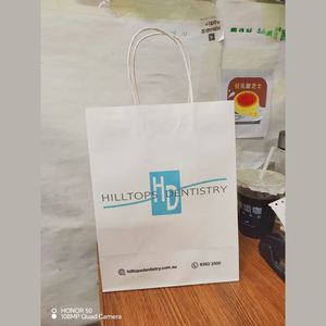 Bolsa de Papel Kraft con Asas para Compras, Regalos y Alimentos, Personalizada con Diseño Impreso - Product Image 3