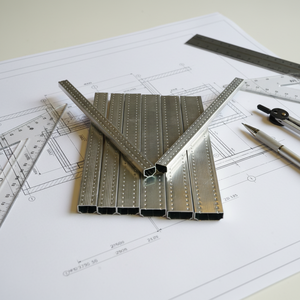 Espaciadores de Aluminio de 11.5A y 0.18mm para Arquitectura Moderna, Calidad Superior, Garantía de Más de 5 Años, Instalación con Tornillos - Product Image 1