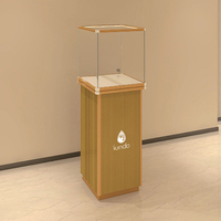 Hochwertige bodens tehende Uhren Vitrine Glass chmuck Einzelhandel geschäft Museum Vitrine Stand ausrüstung mit LED-Licht