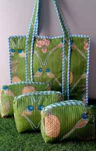 Sac fourre-tout matelassé tropical fait main en coton, sac à bandoulière imprimé flamants roses et palmiers, sac de voyage bohème pour le marché - Product Image 3