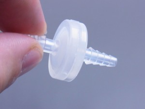 Los accesorios de tubería de plástico con filtro eliminan partículas finas y materia extraña de los circuitos de fluidos en equipos y sistemas. - Product Image 5