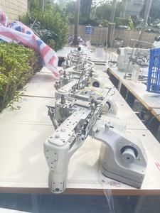 Máquina de Coser Overlock de Cuatro Agujas y Seis Hilos de Marca [Brand Name] - Product Image 1