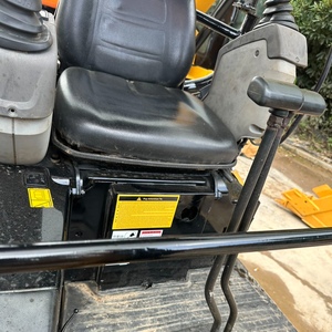 Mini Excavadora Hidráulica CAT 301.7 Usada a Precio Económico, Pequeña Excavadora para Proyectos de Jardinería, Huertos, Granjas y Jardines - Product Image 5