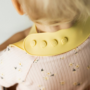 Babero de Silicona de Grado Alimenticio para Bebés y Niños Pequeños, Personalizado ES-Pro, Ecológico, Libre de BPA, Irrompible, Impermeable, Diseño Multifuncional 5 - Product Image 3