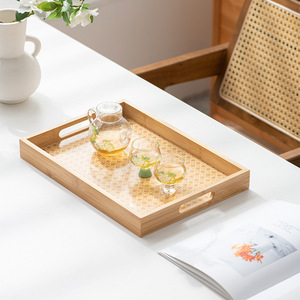 Bandeja de servir rectangular de bambú con asas y patrón geométrico para servir té, uso en sala de estar - Product Image 1