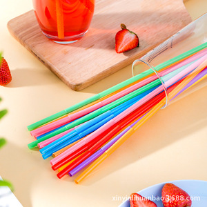 Pailles décoratives en plastique PP jetables colorées en forme de cœur pour boissons et jus, idéales pour les fêtes, 26x0,6 cm, 100 pièces par paquet - Product Image 5