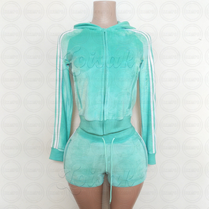 Completo da <span class=keywords><strong>donna</strong></span> <span class=keywords><strong>in</strong></span> velluto a due pezzi con giacca con zip e pantaloncini, design a righe a contrasto, all'ingrosso OEM - Product Image 5