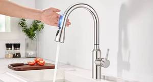 ก๊อกน้ำอัตโนมัติสำหรับอ่างล้างจาน ดีไซน์คลาสสิกร่วมสมัย พร้อมเซ็นเซอร์สัมผัสอัจฉริยะ ผลิตจากสแตนเลส 304 ขัดเงา พร้อมวาล์วเซรามิก - Product Image 4