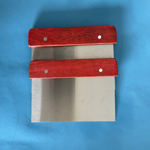 Coupeur de <span class=keywords><strong>savon</strong></span> et de gâteau en <span class=keywords><strong>acier</strong></span> <span class=keywords><strong>inoxydable</strong></span> avec manche en bois dur pour grattoir à fondant pour pâte à pizza et travail de fondant - Product Image 2