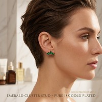Boucles d'oreilles clous en acier inoxydable plaqué or PVD 18 carats, serties de zircons cubiques marquise incurvés, bijoux de piercing colorés en cristal en grappe, vente en gros