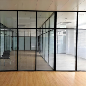 Cloison en verre encadrée Diviseur <span class=keywords><strong>de</strong></span> bureau à domicile Installation <span class=keywords><strong>de</strong></span> travail à distance Cadre en aluminium <span class=keywords><strong>Panneau</strong></span> en verre trempé Usage résidentiel - Product Image 3