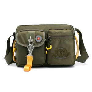 Sac de poitrine personnalisé avec logo, sac messager à fermeture éclair, sac à bandoulière Oxford, sac bandoulière avec fermoir à crochet métallique - Product Image 6