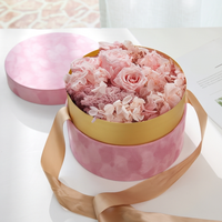 Boîte cadeau ronde en velours rose doux au toucher avec nœud en ruban de satin et bordure dorée, boîte d'emballage rigide en papier pour arrangement floral