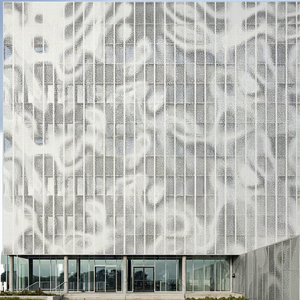 Revestimiento de Fachada Metálico Perforado Moderno para Paredes Cortina, Revestimiento Exterior para Edificios, Centros Comerciales, Museos y Tiendas - Product Image 1