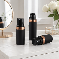 Flacon pompe sans air noir mat personnalisé pour sérum, shampoing, cosmétiques et soins personnels, avec impression sérigraphique