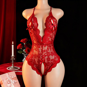 Combinaison élégante en dentelle florale à décolleté plongeant, avec nœud en satin et bretelles halter, tenue une pièce pour la chambre, la nuit et le quotidien - Product Image 6