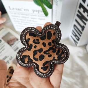 Pendentif en cuir tendance et best-seller, motif léopard givré UV, exquis, niche, bricolage, porte-clés, pendentif pour sac, écologique - Product Image 3