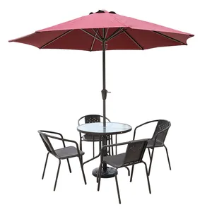 Pas cher commercial mobilier d'extérieur balcon ensembles de jardin table ronde en verre et 4 chaise en rotin patio avec parasol 9ft patio