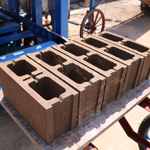 Mesin Pembuat Bata Berongga Otomatis QT4-24 Mesin Pembuat Blok Terkendali PLC Mesin Bata Interlocking Semen Beton - Product Image 2