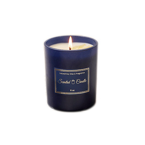 Set de regalo de velas aromáticas en vidrio: Un set de regalo sofisticado con velas aromáticas en forma de vidrio y fragancia duradera. - Product Image 5