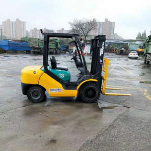 Chariot élévateur diesel japonais d'occasion (95 % neuf) de 3 tonnes avec moteur et conception de contrepoids pour usage en entrepôt - Product Image 3