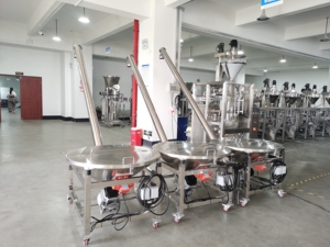 Hoogwaardige roestvrijstalen 230L vibrerende hopper schroeftransporteur voor productiebedrijven - Product Image 6