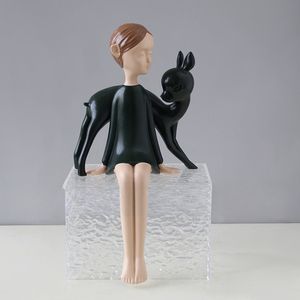 Evelyn Statuetta Moderna Minimalista Trendy a Forma di Ragazza con Cervo, Arredamento per Showroom, Ufficio Vendite, Hall dell'<span class=keywords><strong>Hotel</strong></span> - Product Image 4