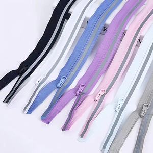 Cremalleras <span class=keywords><strong>de</strong></span> bloqueo automático personalizadas al por mayor 3 # cremalleras <span class=keywords><strong>de</strong></span> nylon <span class=keywords><strong>abiertas</strong></span> reflectantes - Product Image 2