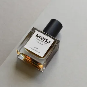 Frasco de perfume de vidro recarregável vazio quadrado plano de alta qualidade 30ml com tampa preta fosca