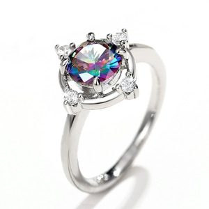 Anello di fidanzamento da donna in argento Q086 con diamante sintetico taglio brillante rotondo fantasia come pietra principale e diamanti laterali - Product Image 3